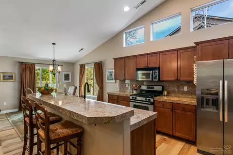 19481 Fishhawk Loop, Bend, OR 97702 photo 6