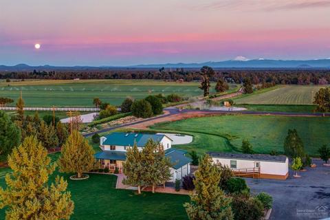 62626 Dodds Rd, Bend, OR 97701 photo 2