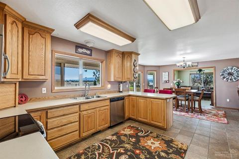 62626 Dodds Rd, Bend, OR 97701 photo 9