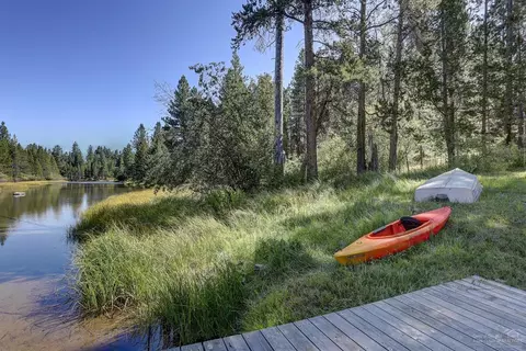 17038 Cooper Dr, Bend, OR 97707 photo 2