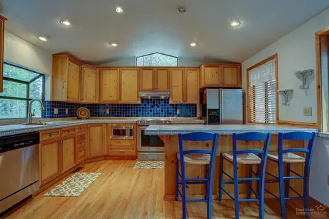 17038 Cooper Dr, Bend, OR 97707 photo 10