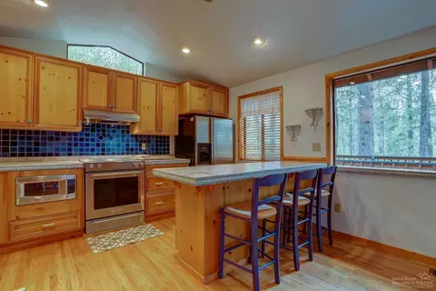 17038 Cooper Dr, Bend, OR 97707 photo 11