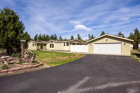 54886 Huntington Rd, Bend, OR 97707 photo 1