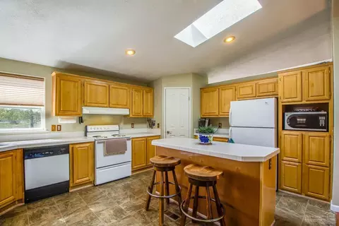54886 Huntington Rd, Bend, OR 97707 photo 7