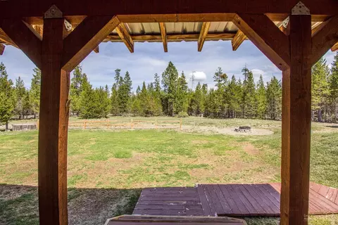 54886 Huntington Rd, Bend, OR 97707 photo 5