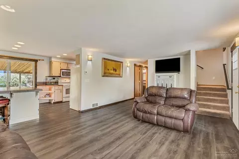 25095 Bachelor Ln, Bend, OR 97701 photo 5