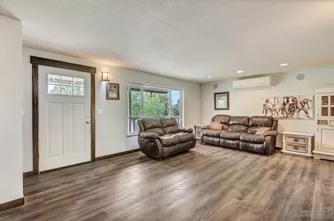 25095 Bachelor Ln, Bend, OR 97701 photo 4