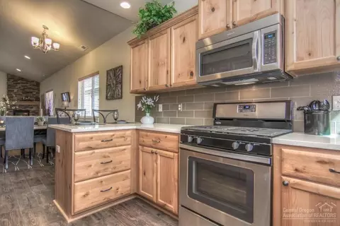2966 NE Marea Dr, Bend, OR 97701 photo 5