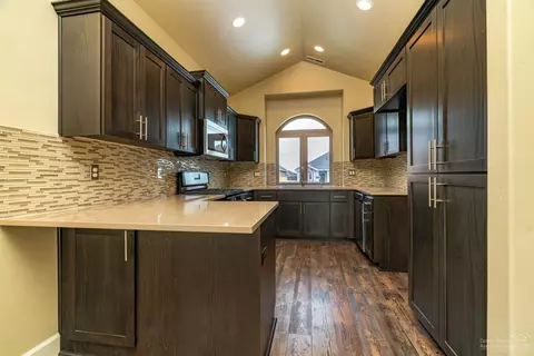 2966 NE Marea Dr, Bend, OR 97701 photo 4