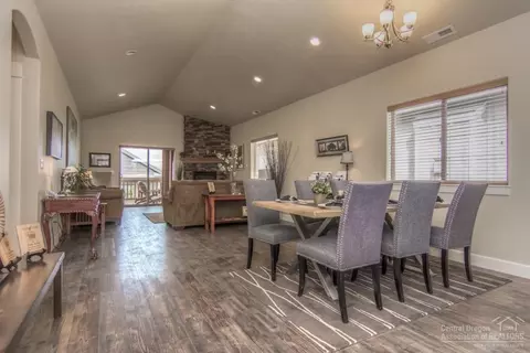 2966 NE Marea Dr, Bend, OR 97701 photo 3