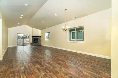 2966 NE Marea Dr, Bend, OR 97701 photo 2