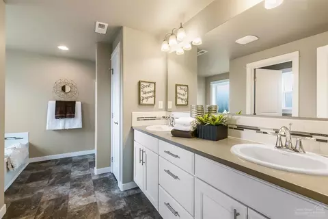 1806 NE Coby Way, Bend, OR 97701 photo 9