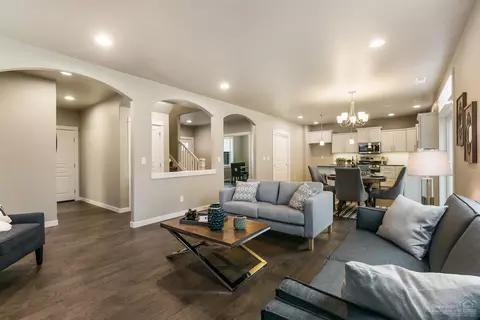 1806 NE Coby Way, Bend, OR 97701 photo 3
