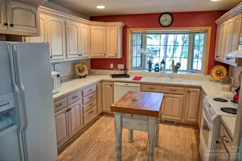 17733 Quelah Ln, Sunriver, OR 97707 photo 5