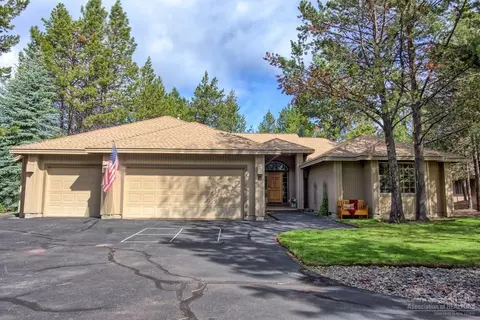17733 Quelah Ln, Sunriver, OR 97707 photo 2