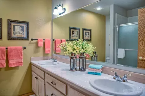 17733 Quelah Ln, Sunriver, OR 97707 photo 10