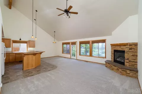 61367 Brianne Pl, Bend, OR 97702 photo 4