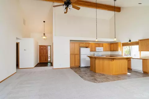 61367 Brianne Pl, Bend, OR 97702 photo 3