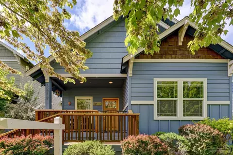62717 Larkview Rd, Bend, OR 97701 photo 2