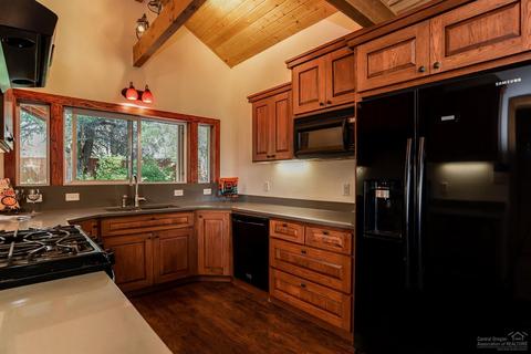 63080 Dickey Rd, Bend, OR 97701 photo 4