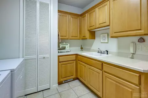 62011 Fall Creek Loop, Bend, OR 97702 photo 17