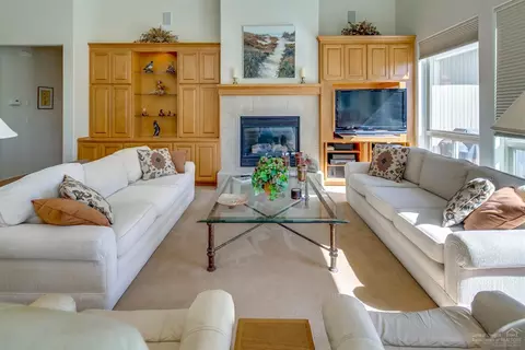 62011 Fall Creek Loop, Bend, OR 97702 photo 5