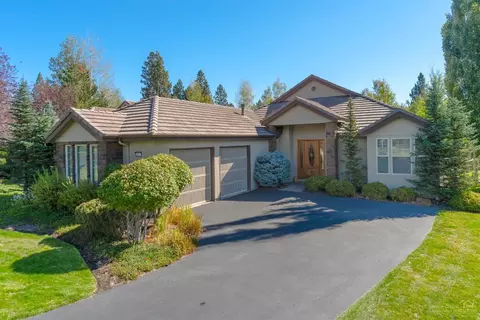 62011 Fall Creek Loop, Bend, OR 97702 photo 1
