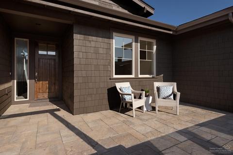 19367 Alianna Loop, Bend, OR 97702 photo 3