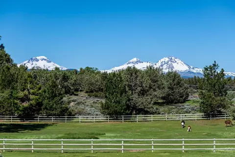 65604 Tweed, Bend, OR 97703 photo 2