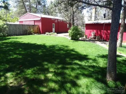 16443 Spunky Dr, Bend, OR 97703 photo 9