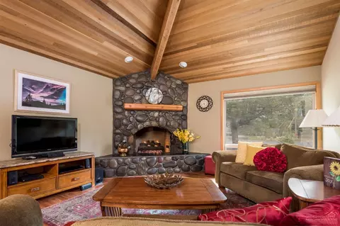 18140 Modoc Ln, Sunriver, OR 97707 photo 2