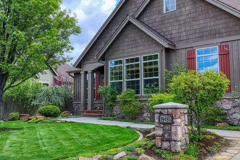 19495 Sugar Mill Loop, Bend, OR 97702 photo 2