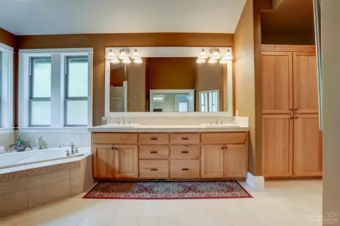 60879 Oasis Pl, Bend, OR 97702 photo 14