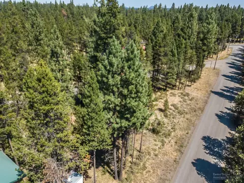 17109 Upland Rd, Bend, OR 97707 photo 22
