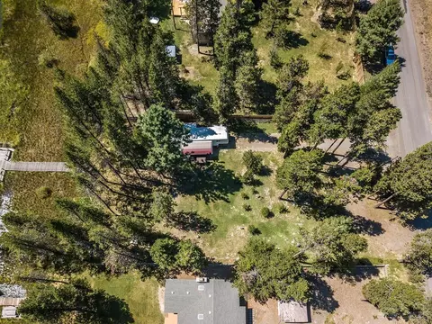 17109 Upland Rd, Bend, OR 97707 photo 2