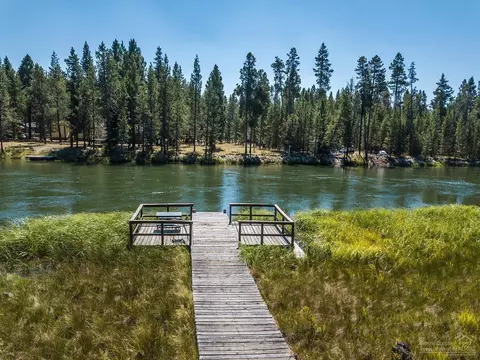 17109 Upland Rd, Bend, OR 97707 photo 3