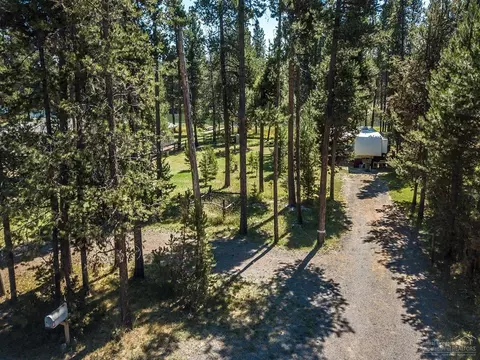 17109 Upland Rd, Bend, OR 97707 photo 11