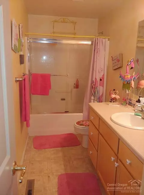 15971 Falcon, La Pine, OR 97739 photo 15