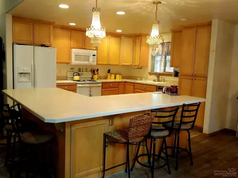 15971 Falcon, La Pine, OR 97739 photo 3