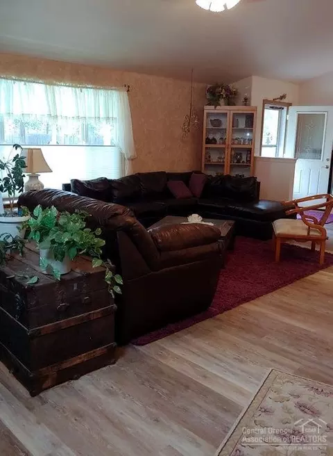 15971 Falcon, La Pine, OR 97739 photo 7