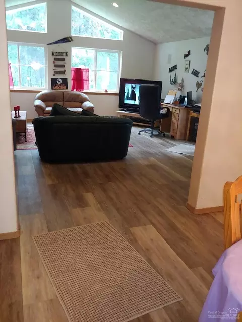 15971 Falcon, La Pine, OR 97739 photo 10