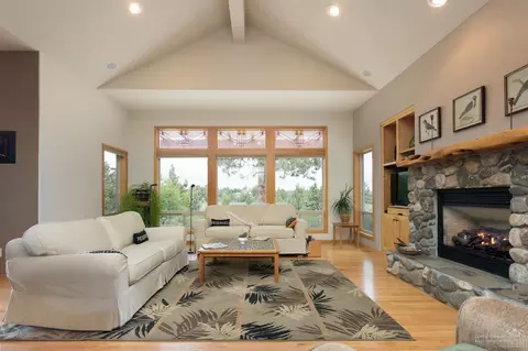 22335 White Peaks Dr, Bend, OR 97702 photo 4