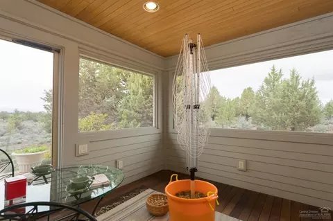 22335 White Peaks Dr, Bend, OR 97702 photo 17