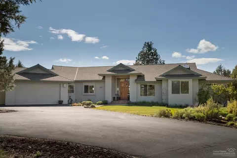 22335 White Peaks Dr, Bend, OR 97702 photo 2