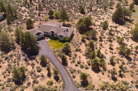 22335 White Peaks Dr, Bend, OR 97702 photo 3