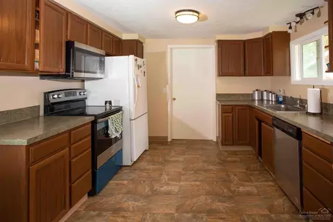 457 5th St, Metolius, OR 97741 photo 6