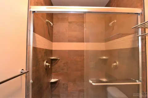 2994 NE Rainier Dr, Bend, OR 97701 photo 17