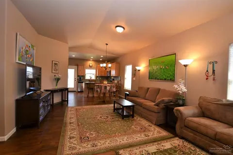 2994 NE Rainier Dr, Bend, OR 97701 photo 5