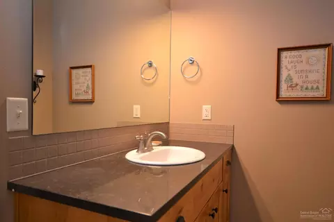 2994 NE Rainier Dr, Bend, OR 97701 photo 16