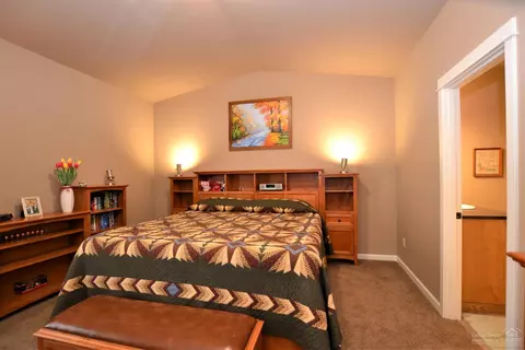 2994 NE Rainier Dr, Bend, OR 97701 photo 14